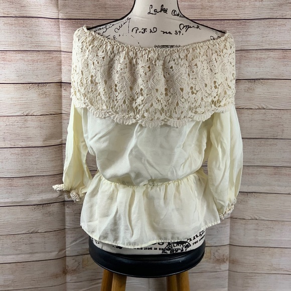 Ciel USA Lace Overlay Off Shoulder Top 3/4 Sleeve - Picture 2 of 5